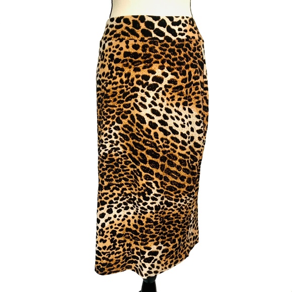 Dresses & Skirts - Super Soft Leopard Pencil Skirt